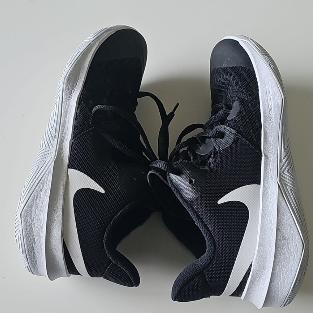 Nike Hyperspeed Court Athletic Volleyball Sneakers - Picture 5 of 10